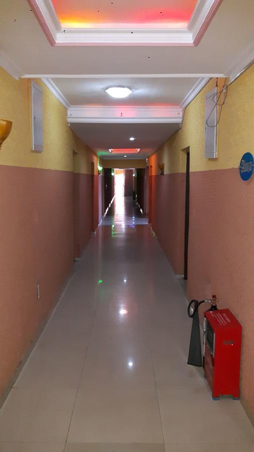 Glorious Hotel & Suites Ikotun Exterior foto